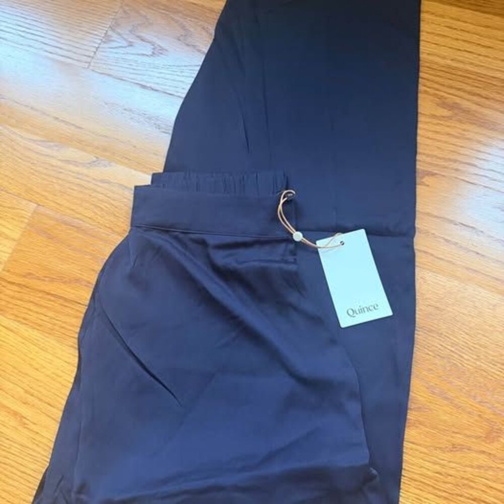 ✨ NWT Quince Washable Stretch Silk Palazzo Pants (Navy - Size XS) 👖